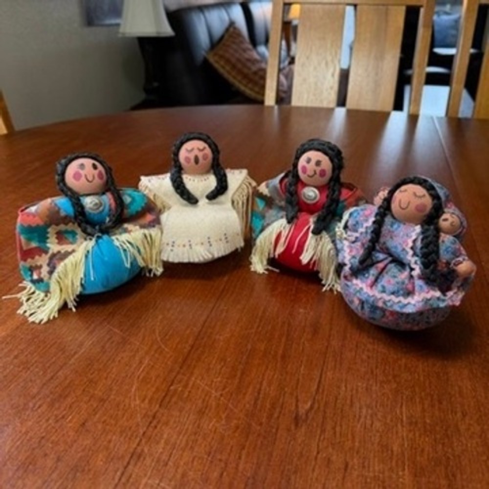Alaskan Handcrafted Folk Art Clay Face Dolls Native Tribal Textile Set of 4